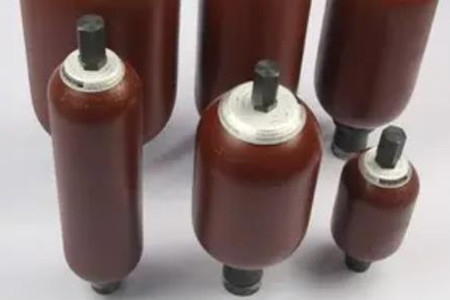 囊式蓄能器如何幫助系統減少故障？真相揭秘！