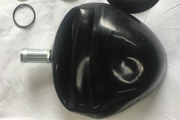 蓄能器皮囊使用壽命短的原因和預(yù)防措施 圖1