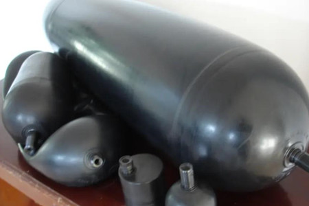 管路式蓄能器和纏繞式蓄能器區別在哪？